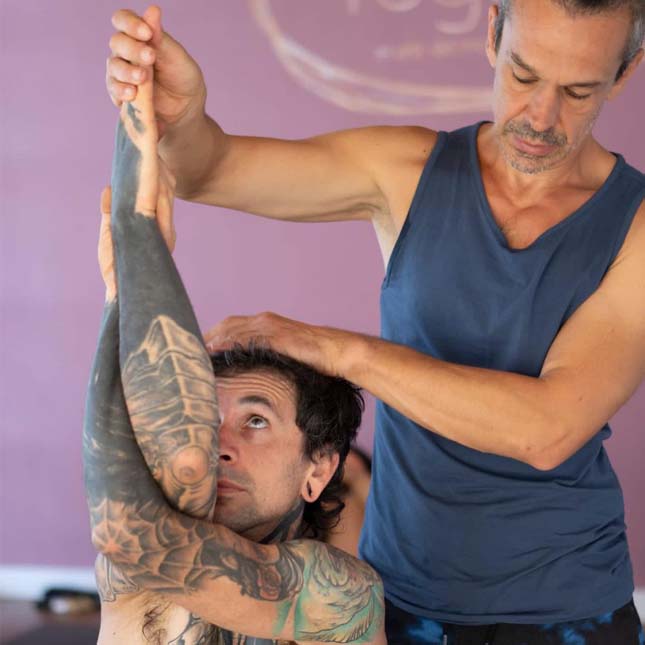 Cómo formarte como maestro de Yoga